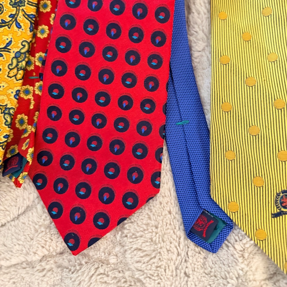 Lot of 6 beautiful two toned Tommy Hilfiger 58” 100% silk tie EUC - Picture 4 of 15